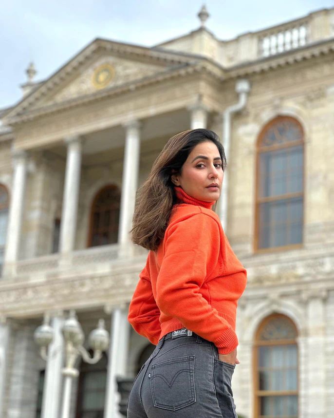 hina khan denim dress Hina Khan bids adieu to Cannes 2022 in quirky denim outfit, pictures leave fans impressed! | Photogallery