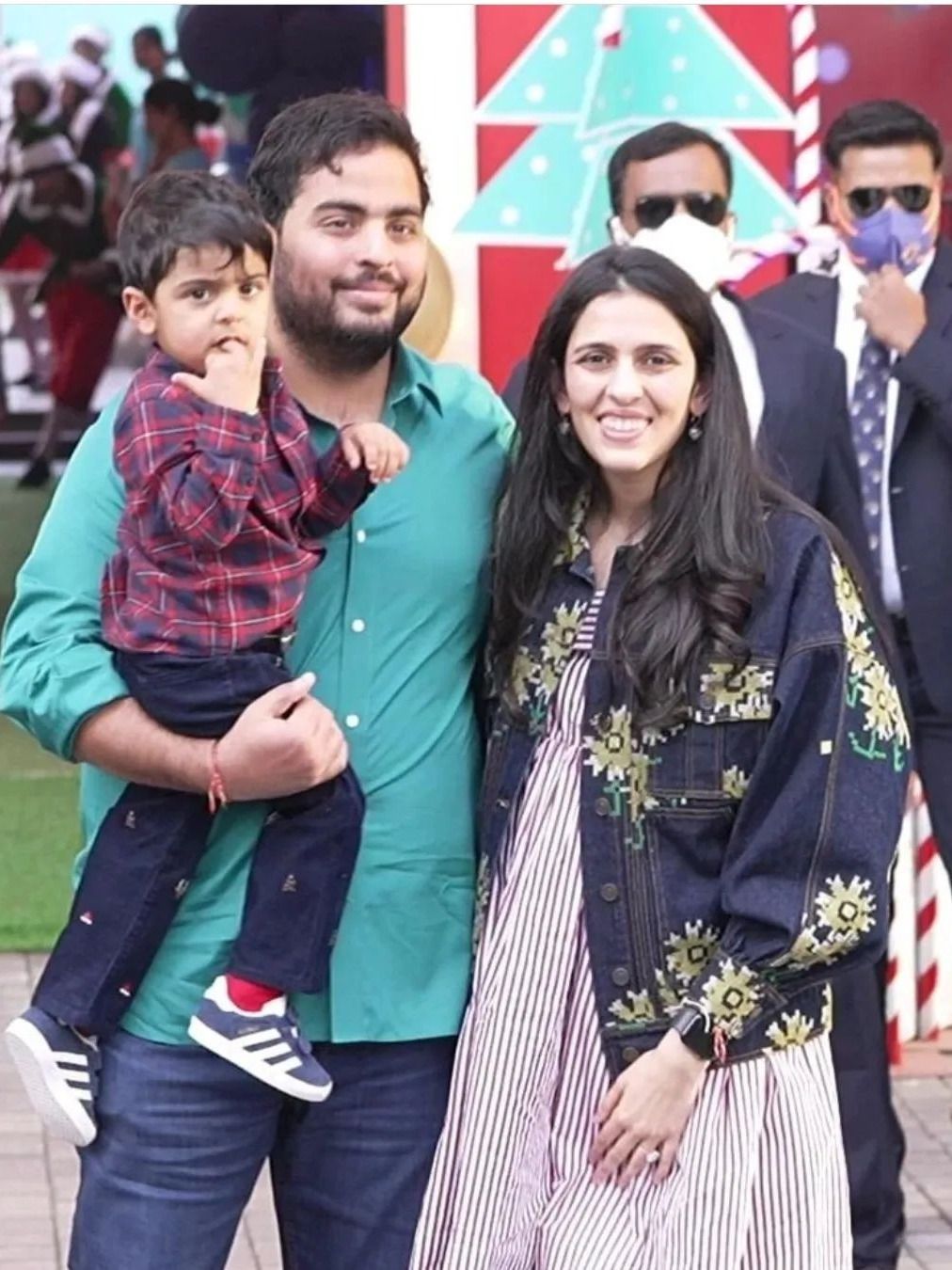 अंबानी खानदान की बड़ी बहू श्लोका का पार्टी लुक वायरल, बेटे ने भी लूटी लाइमलाइट