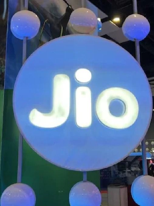 Jio का धमाका! एक साथ 17 शहरों में 5G लॉन्च, फ्री मिल रहा है डेटा
