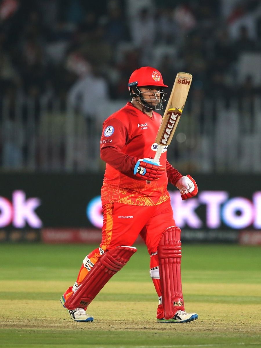 psl-powerful-azam-khan-makes-strong-statement