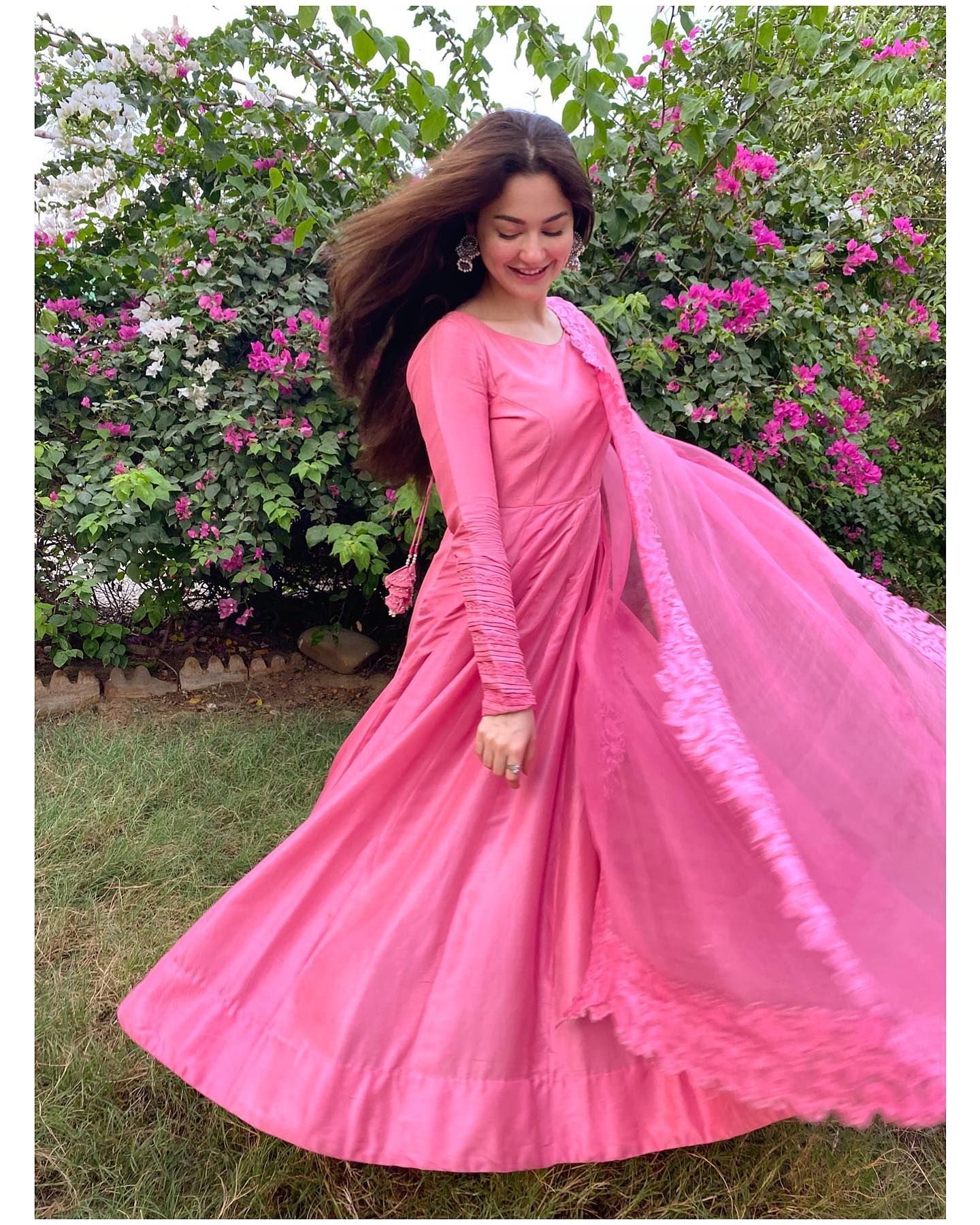Hania Aamirs Splendid Ethnic Outfits
