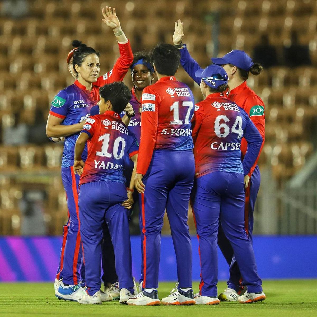mumbai indians vs up warriors key players