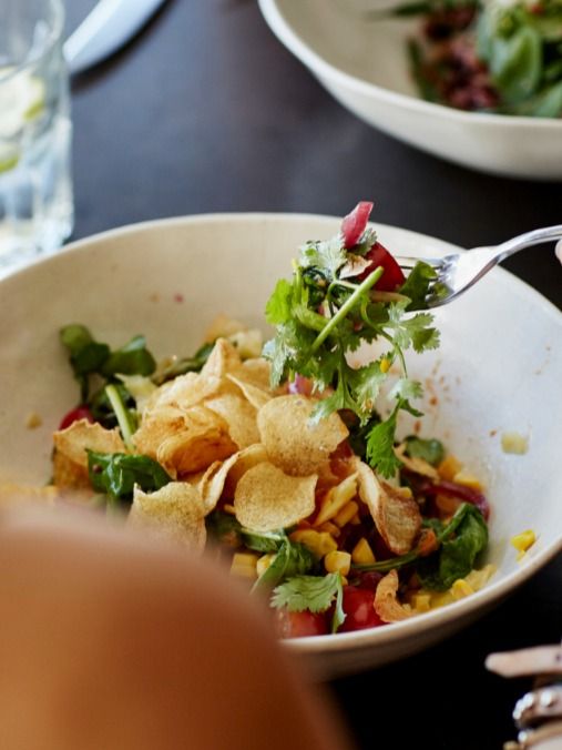 अधिकतर शाकाहारियों में होती है B12 की कमी, खाएं ये चीजें