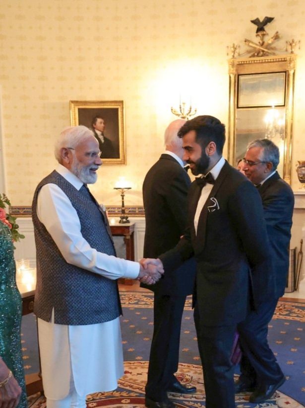 Nikhil Kamath’s pic with PM Modi, Mukesh Ambani, Bhavish Aggarwal on Ola S1 X E-scooters launch, Anand Mahindra shares video of British orchestra playing National Anthem: India Inc. on X (Twitter)