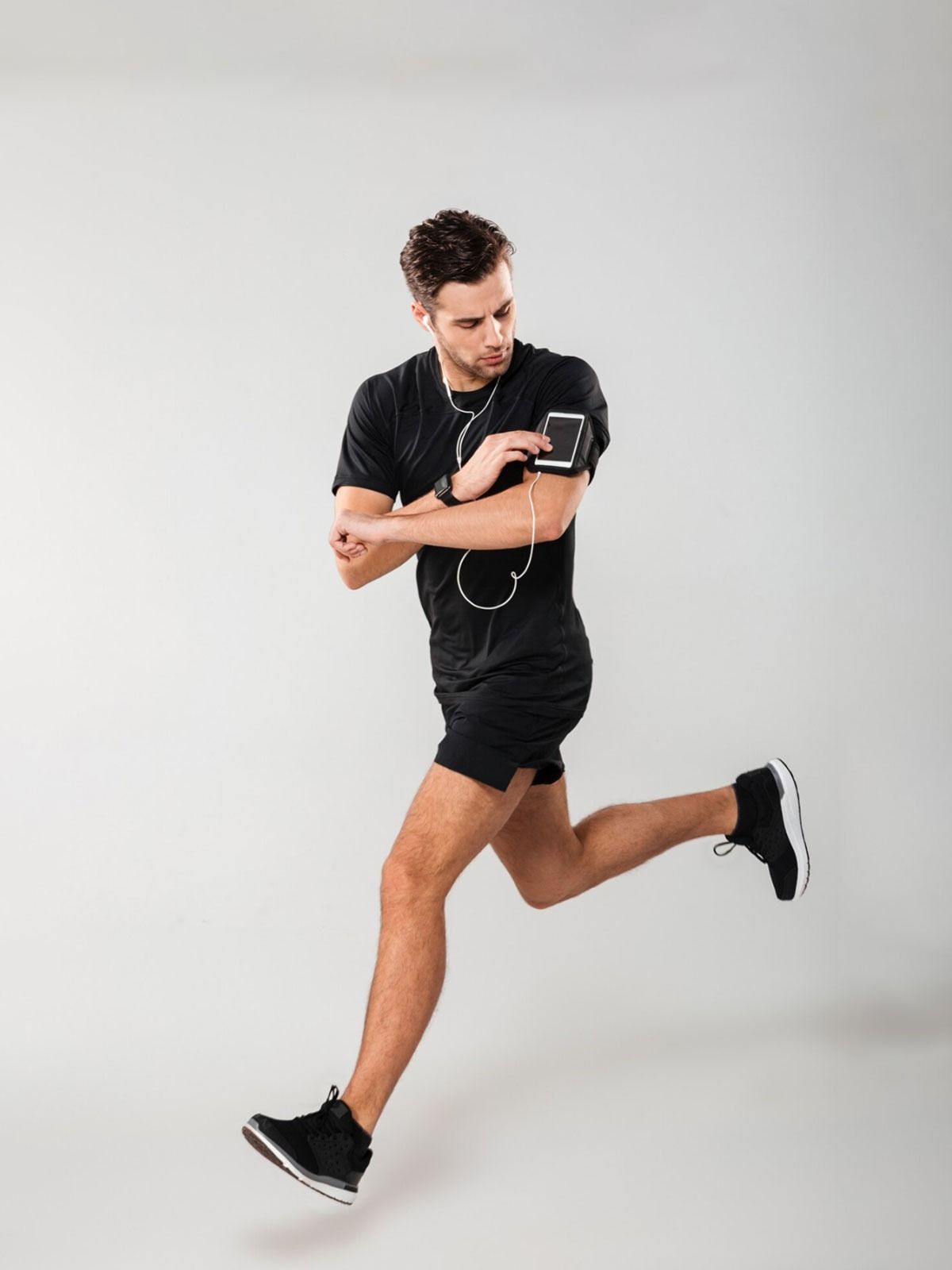 List of vital precautions to ensure safe long-distance running