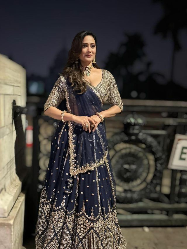 तीज पर पहनें श्वेता तिवारी जैसी ड्रेसेस
