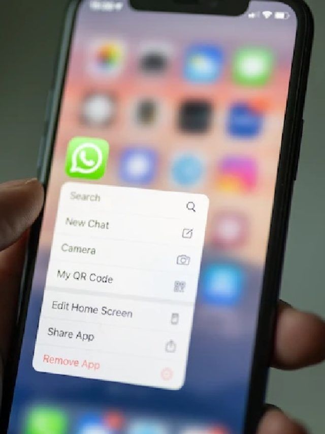 लॉक के बाद भी कोई और पढ़ लेगा आपकी WhatsApp Chat, ना करें ये गलती