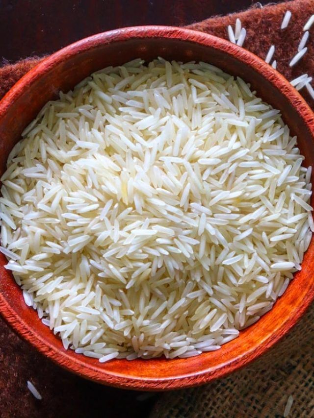 বাসমতী ভেবে প্লাস্টিকের চাল নয় তো? নকল ধরার সহজ টিপস