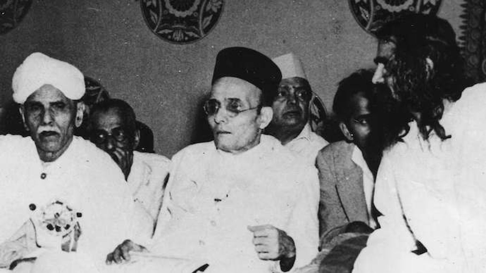 सावरकर को किसने दिया 'वीर' टाइटल ...