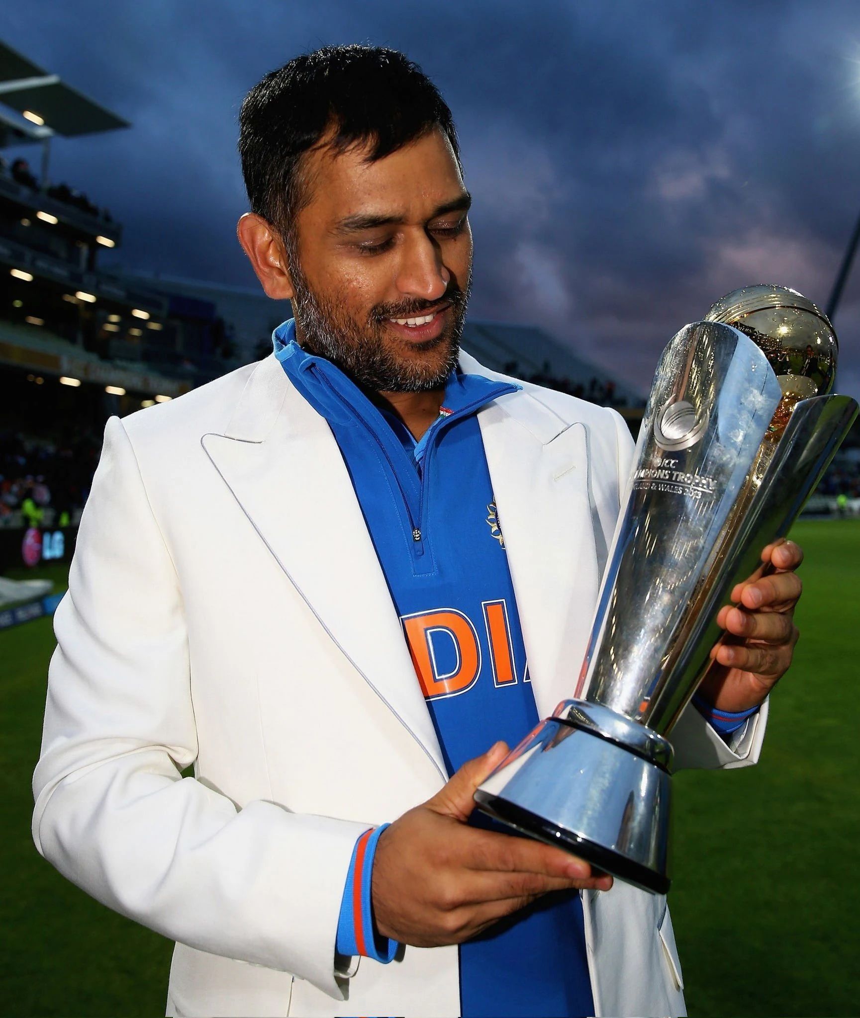 Dhoni 2013