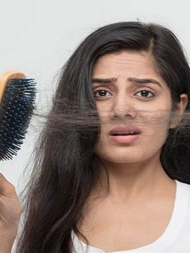 চুল পড়ার সমস্যা মেটাতে ঘুমের আগে করুন এই একটি কাজ