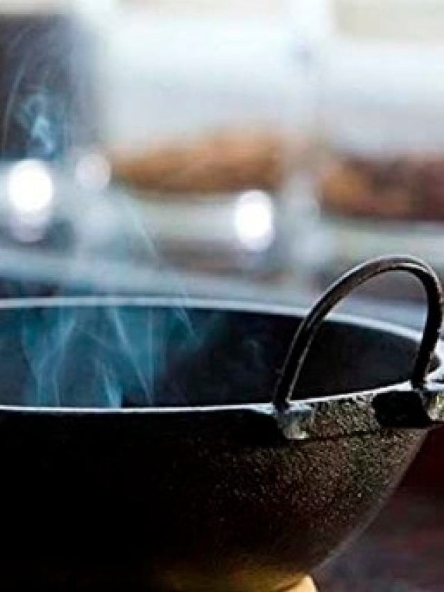 चमक उठेगी काली से काली कढ़ाही, इन टिप्स ये हटाएं गंदगी की मोटी परत