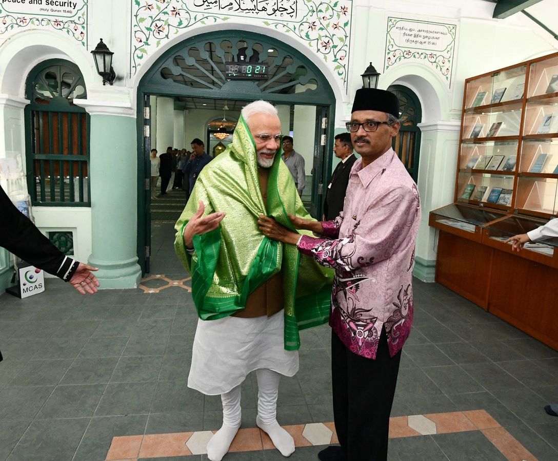 मिस्र से लेकर यूएई तक, विदेश में किन मस्जिदों में गए पीएम मोदी, देखें Photos - Narendra modi egypt al hakim mosque visit earlier visited sheikh zayed sultan qaboos chulia mosque mosque