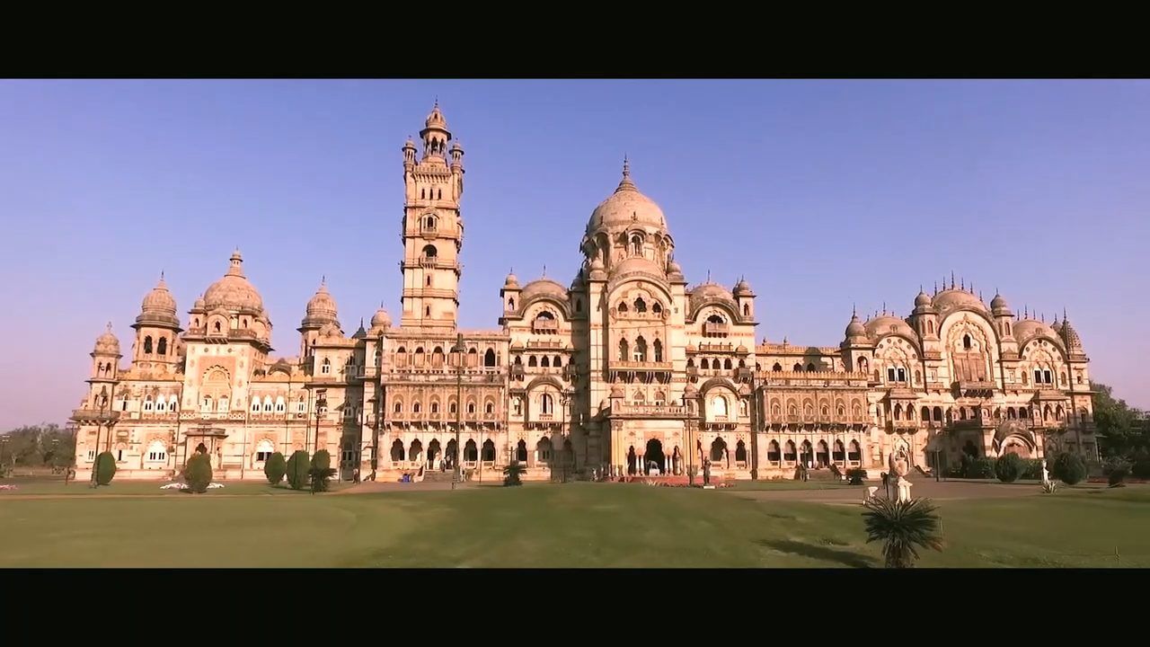 Inside The Largest Home In The World
