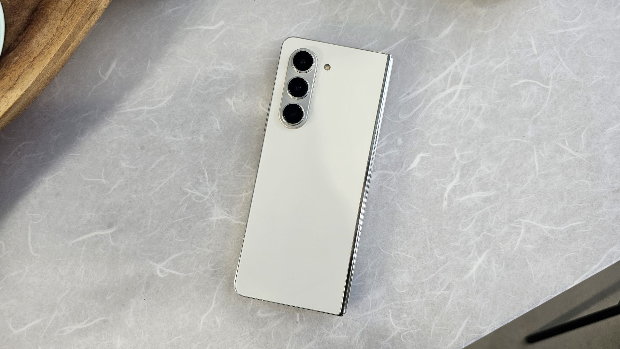 Samsung Galaxy Z Fold 5 ホワイト Samsung Galaxy Z Fold 5 launched: First look