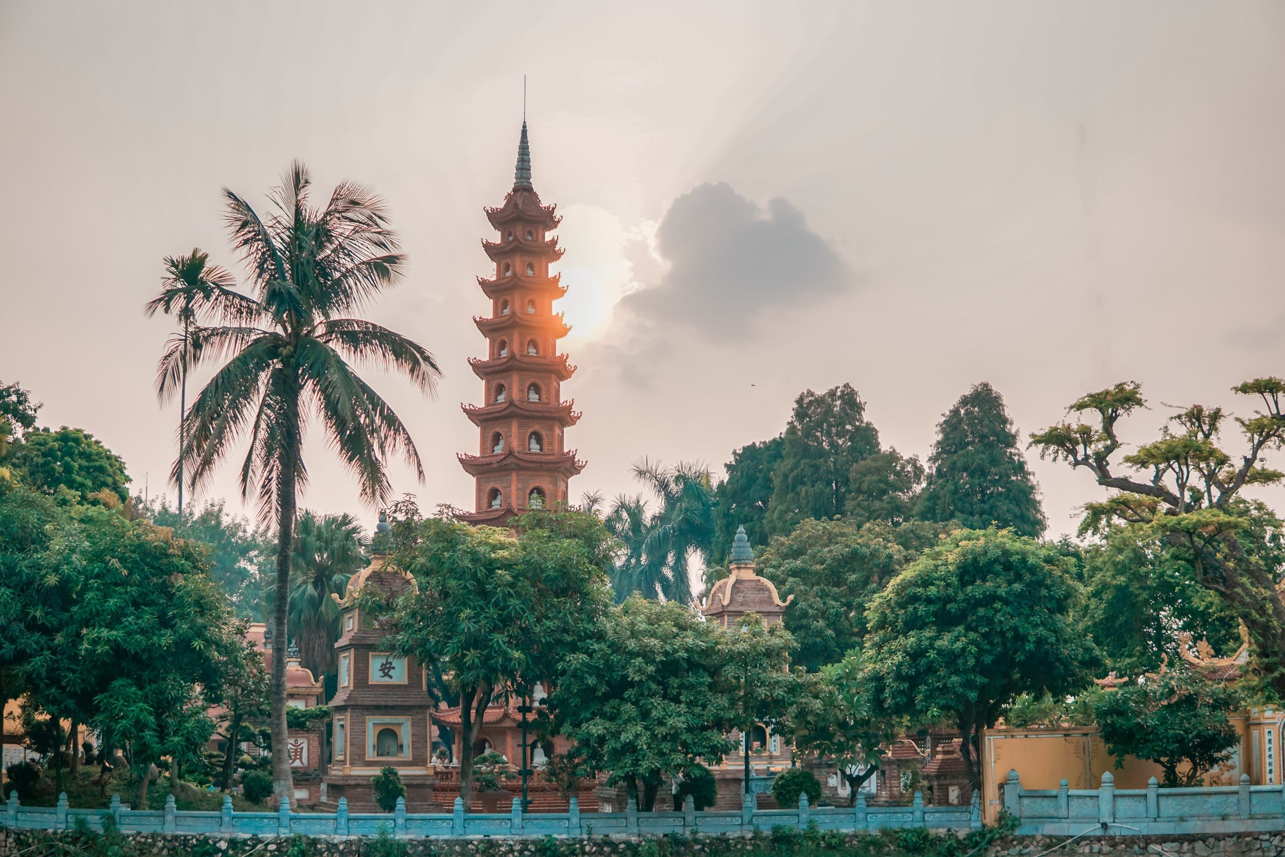 anh hoang NyvBShnGbPw unsplash