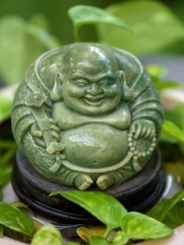 घर की इस दिशा में रख दें लाफिंग बुद्धा, धन-दौलत में नहीं आएगी कमी