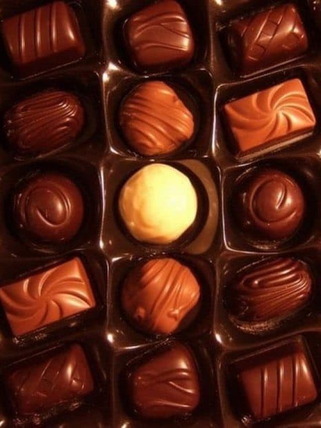 cropped Le Chocolat Box Collection