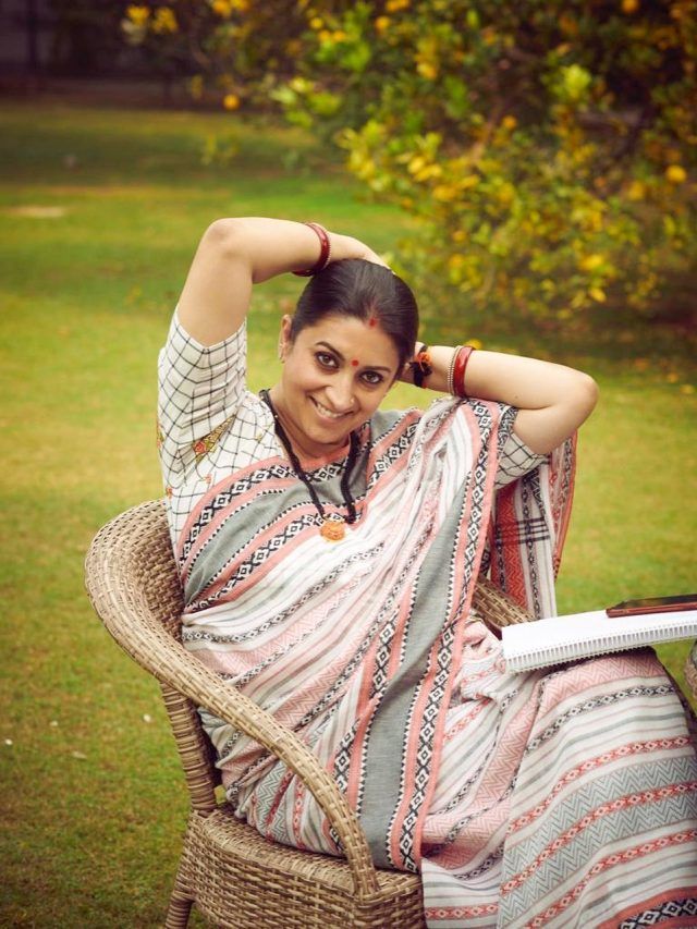 'जब नामुमकिन काम करना हो...' फ्लाइट में नींद लेती दिखीं स्मृति ईरानी