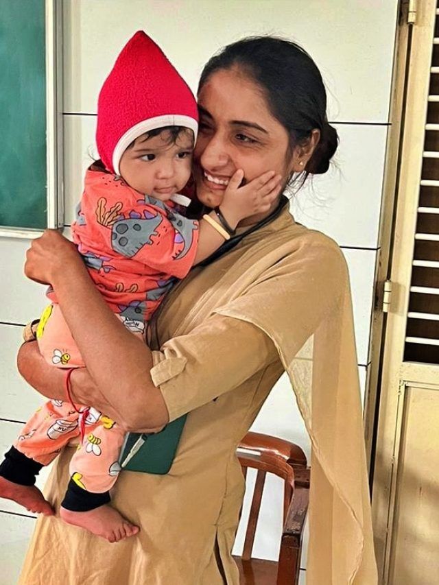 दया बेन को सैल्यूट... सोशल मीडिया पर क्यों इस महिला कॉन्स्टेबल की हो रही तारीफ?