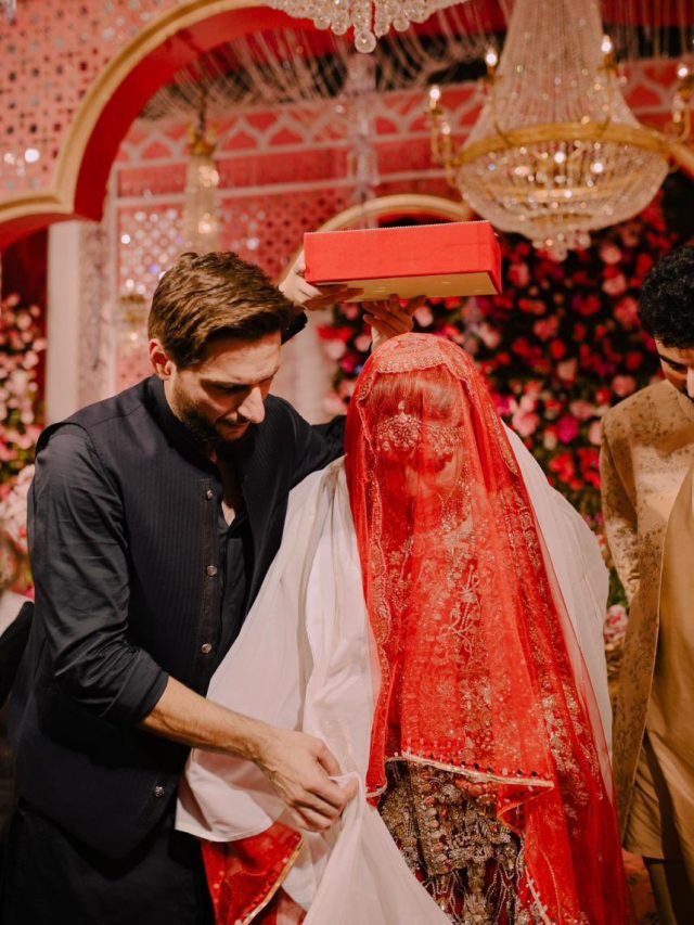 आफरीदी की बेटी की शादी में पहुंचे पाकिस्तानी क्रिकेटर्स, देखें वेडिंग PHOTOS