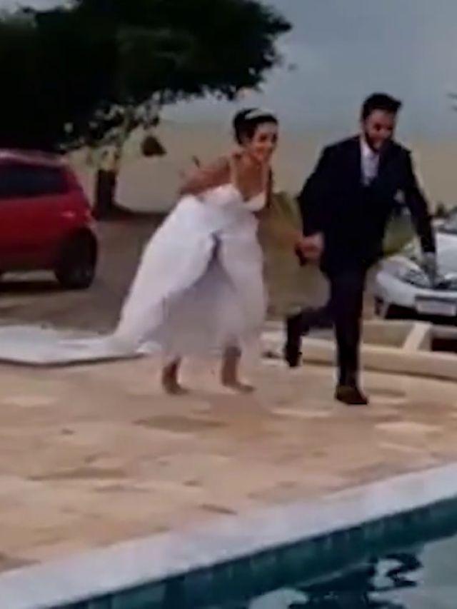 शादी वाले दिन दुल्हन के साथ किया ऐसा मजाक, दूल्हे पर भड़के लोग! VIDEO