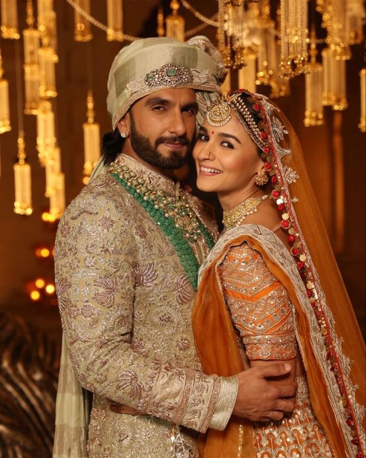 Full Pics: Alia Bhatt's Bridal Lehenga in 'Rocky Rani' Full Pics: Alia Bhatt's Bridal Lehenga in 'Rocky Rani'