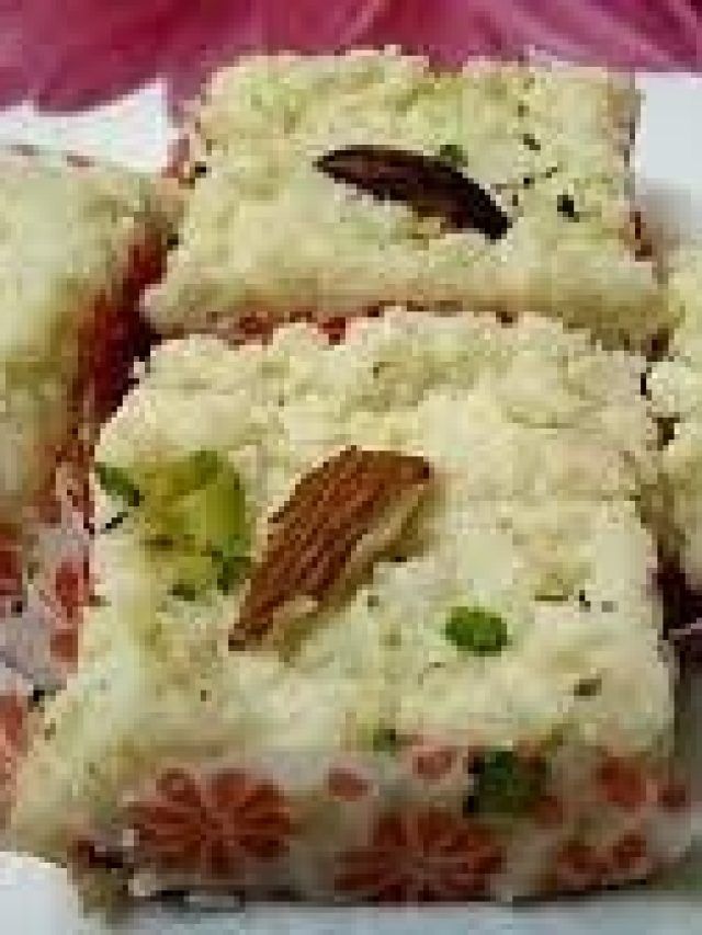 फटे हुए दूध से बन जाएगी टेस्टी मिठाई, फेंकने से पहले देख लें ये रेसिपी