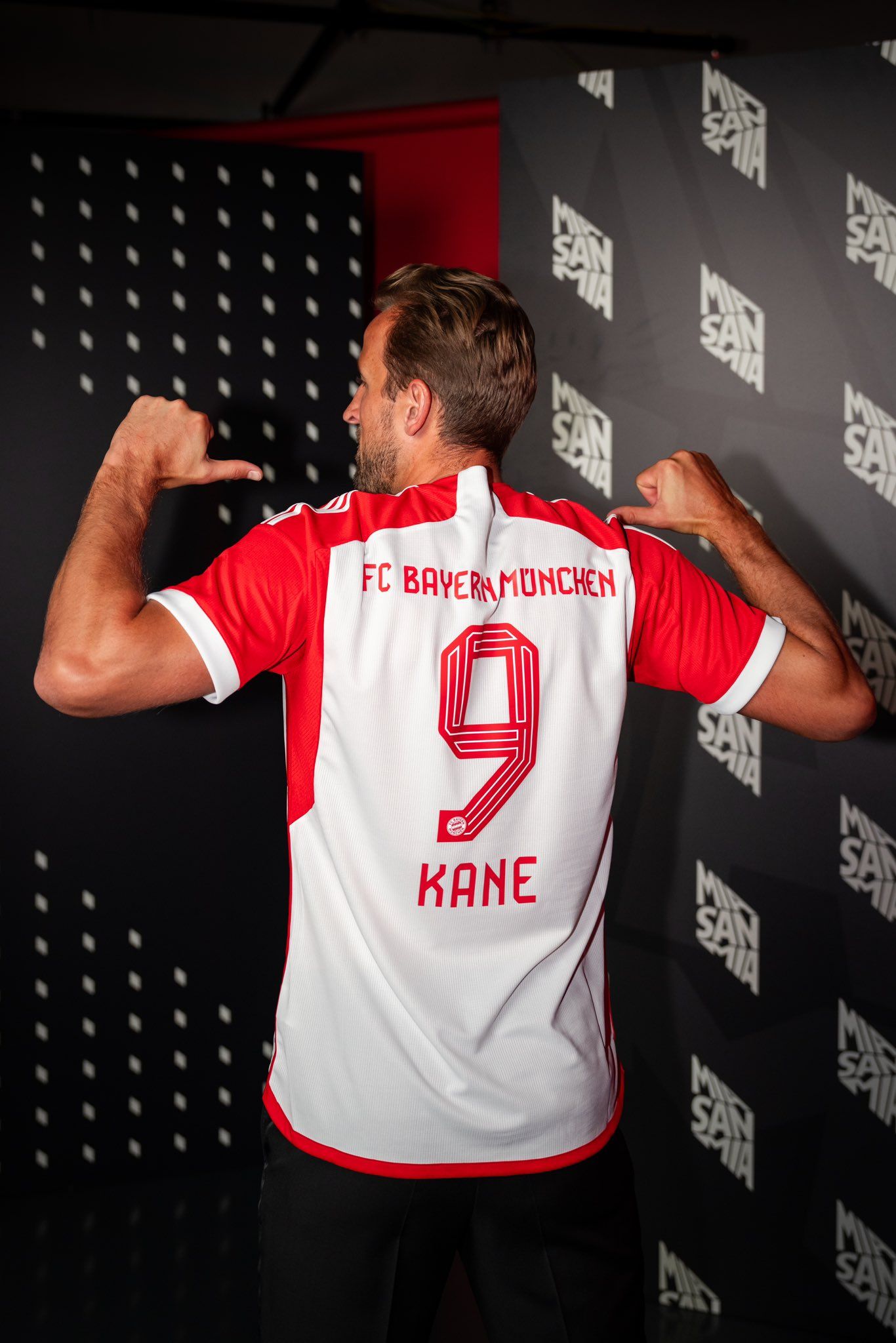Harry Kane's first day in Munich