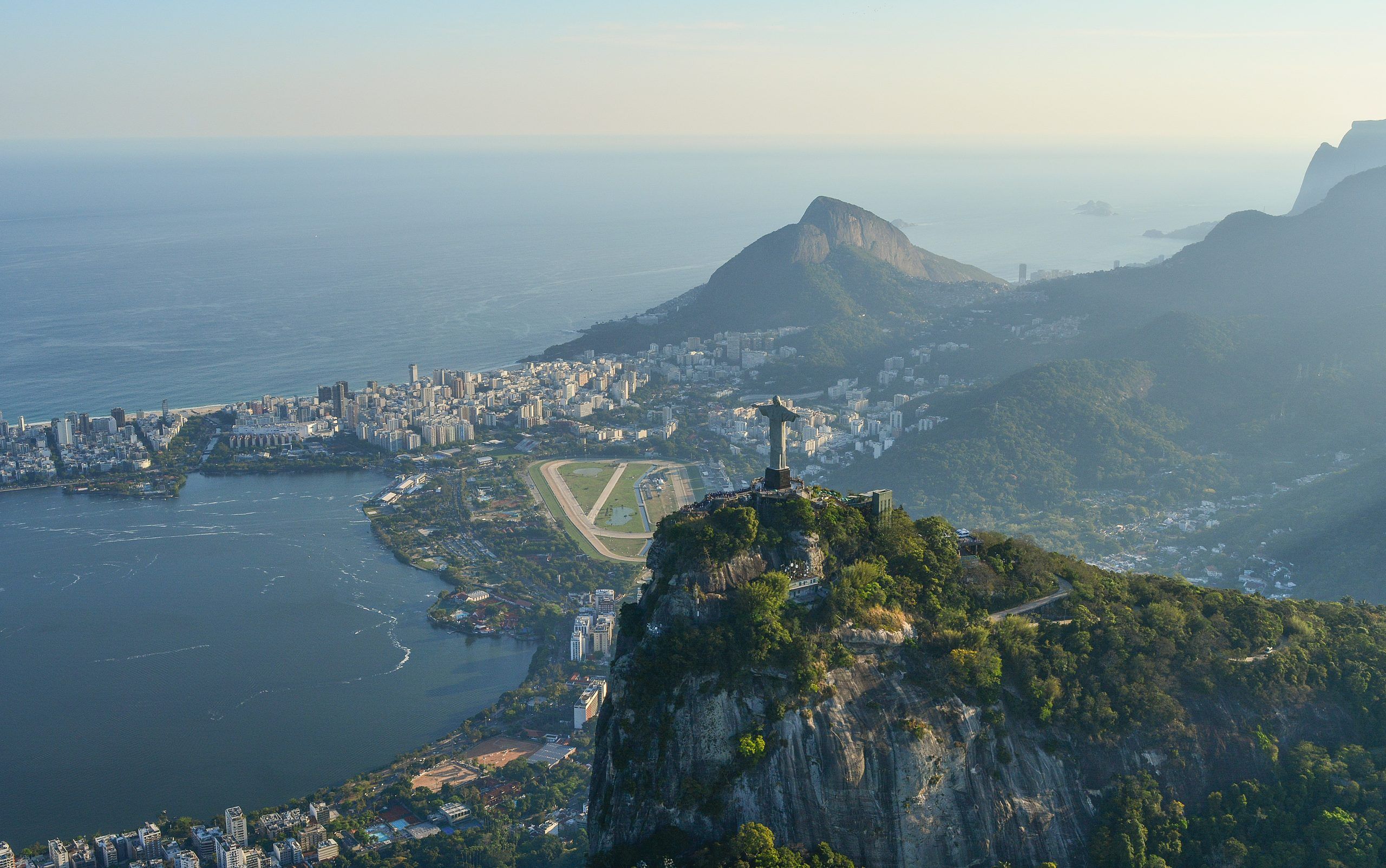 raphael nogueira OkiDIla7K8Q unsplash
