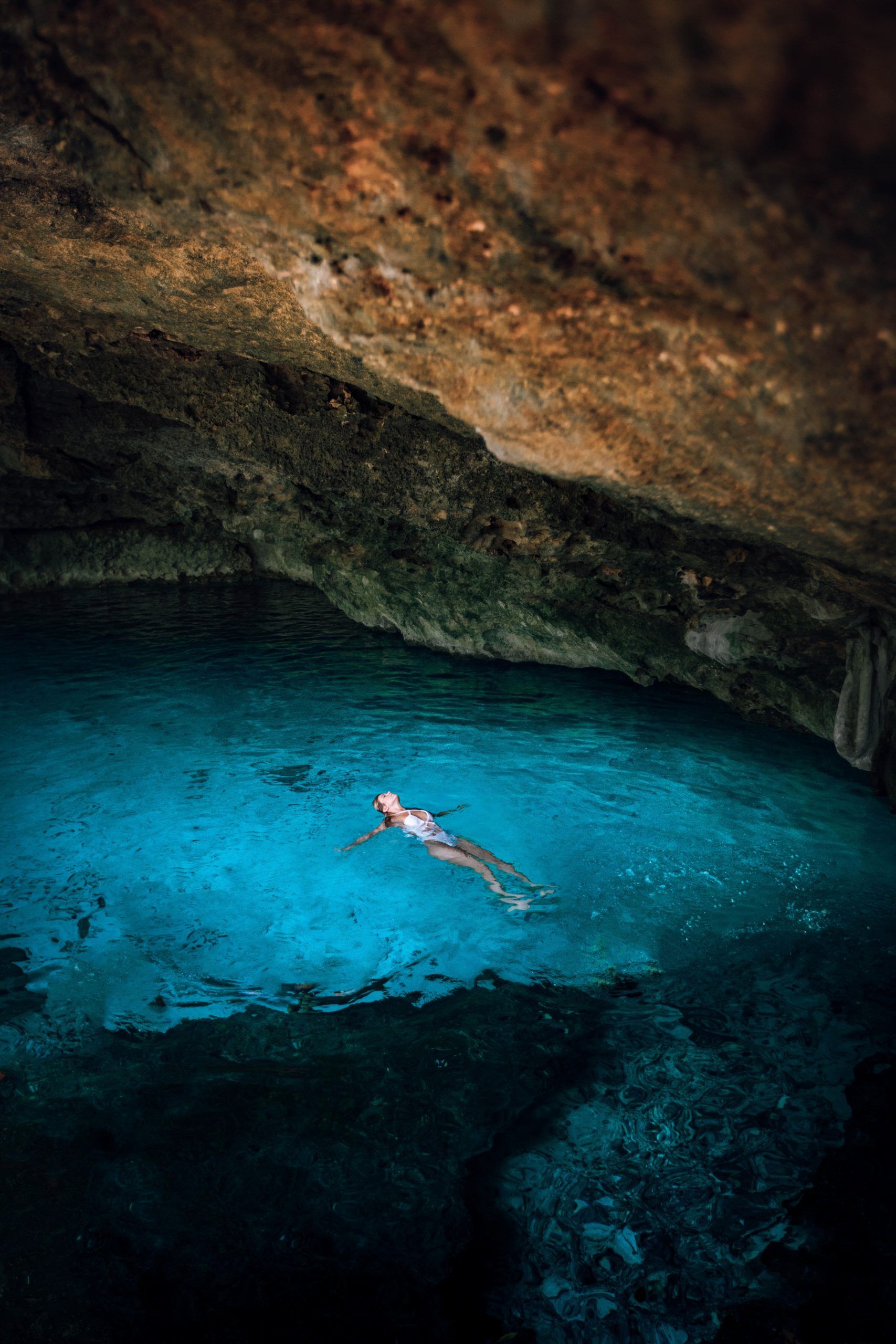 roberto nickson iWzpYUSxIu4 unsplash