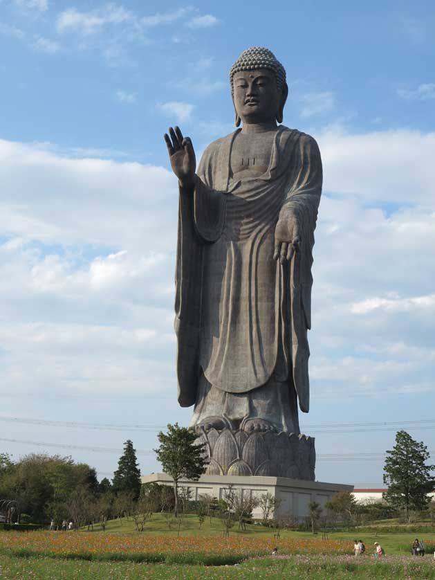 ushiku buddha 1
