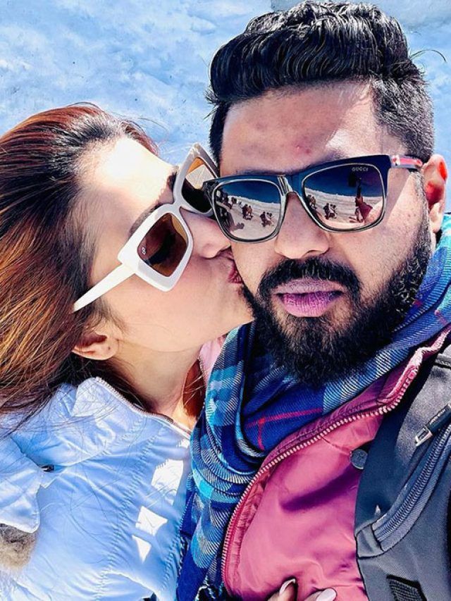 প্যারিসে হানিমুনে রোম্যান্স সুদীপ্তা- সৌম্যর, ভিডিও