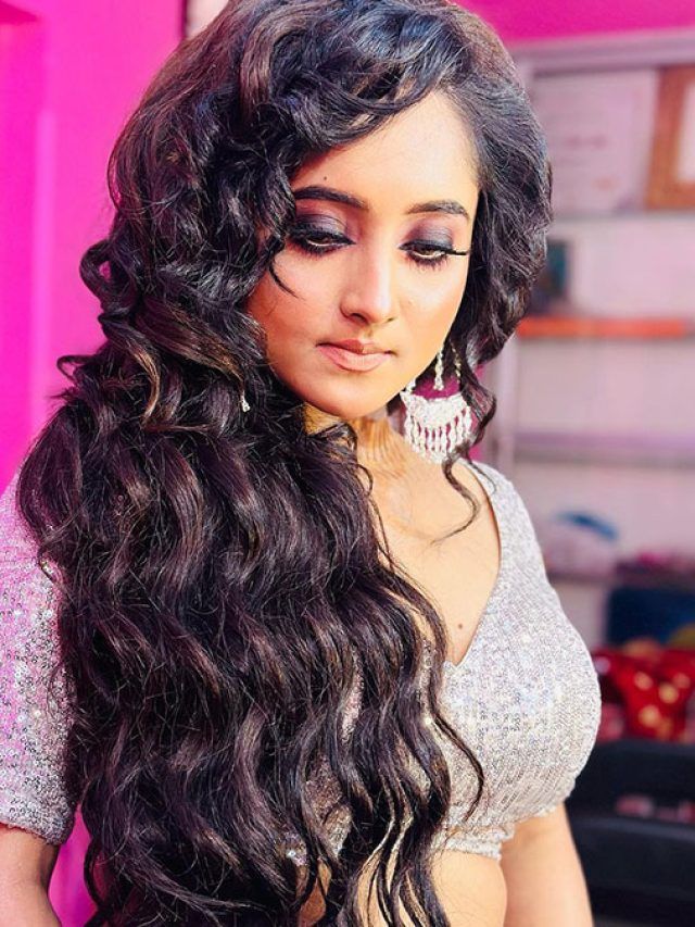 বোল্ড লুকে মিঠাই! সিক্যুইন ড্রেসে ফ্যাশনিস্তা সৌমিতৃষা