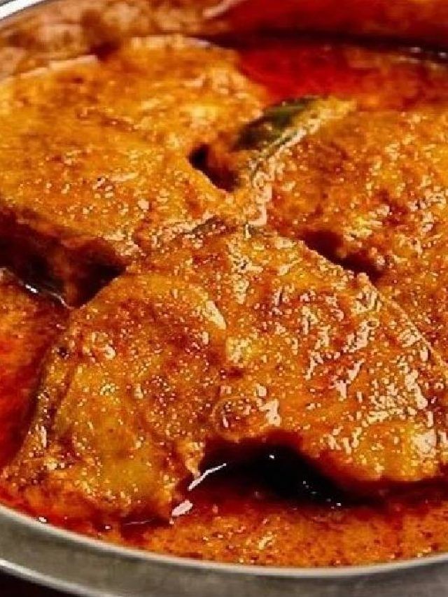 চিকেন-মাটন একেবারে ফেল, বানিয়ে ফেলুন বাসন্তী কাতলা, রইল রেসিপি