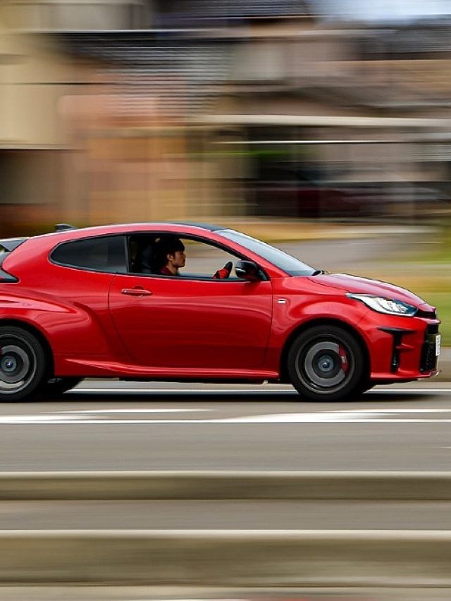 स्पोर्टी लुक... कम्फर्ट ड्राइविंग और कीमत 6 लाख! सबसे सस्ती ऑटोमेटिक SUV कारें