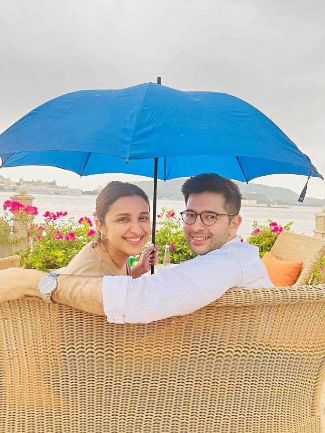 Katrina stuns in red saree, earns praise from Salman Khan, Raghav Chadha's heartfelt note to Parineeti, Bollywood celebs Sushmita Sen, Jaya Bachchan and Kajol visit Durga Puja Pandal: Celebs On Insta