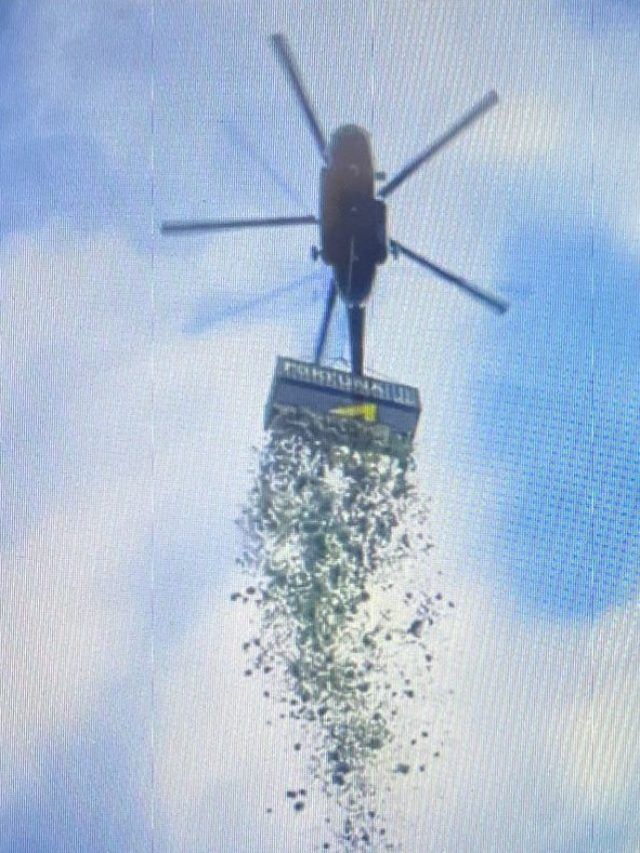 Czech influencer Kazma drops $1 million from helicopter, Deepika, Ranveer's wedding video, Rajinikanth, Big B in Thalaivar 170, Priyanka Chopra to attend Jio MAMI Film Festival 2023: Celebs on Insta