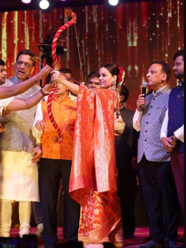 रावण दहन के लिए कंगना ने धनुष उठाया लेकिन नहीं चला तीर... Viral Video पर हुईं ट्रोल