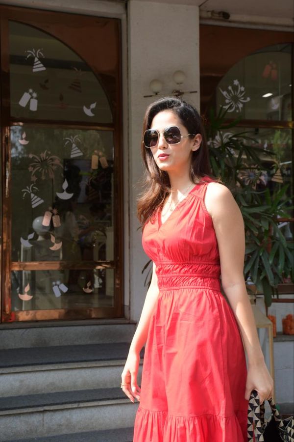 mira rajput red dress Mira Rajput looking like an absolute dream in her red floral dress from @Virgio_in , #virgio #mirarajput