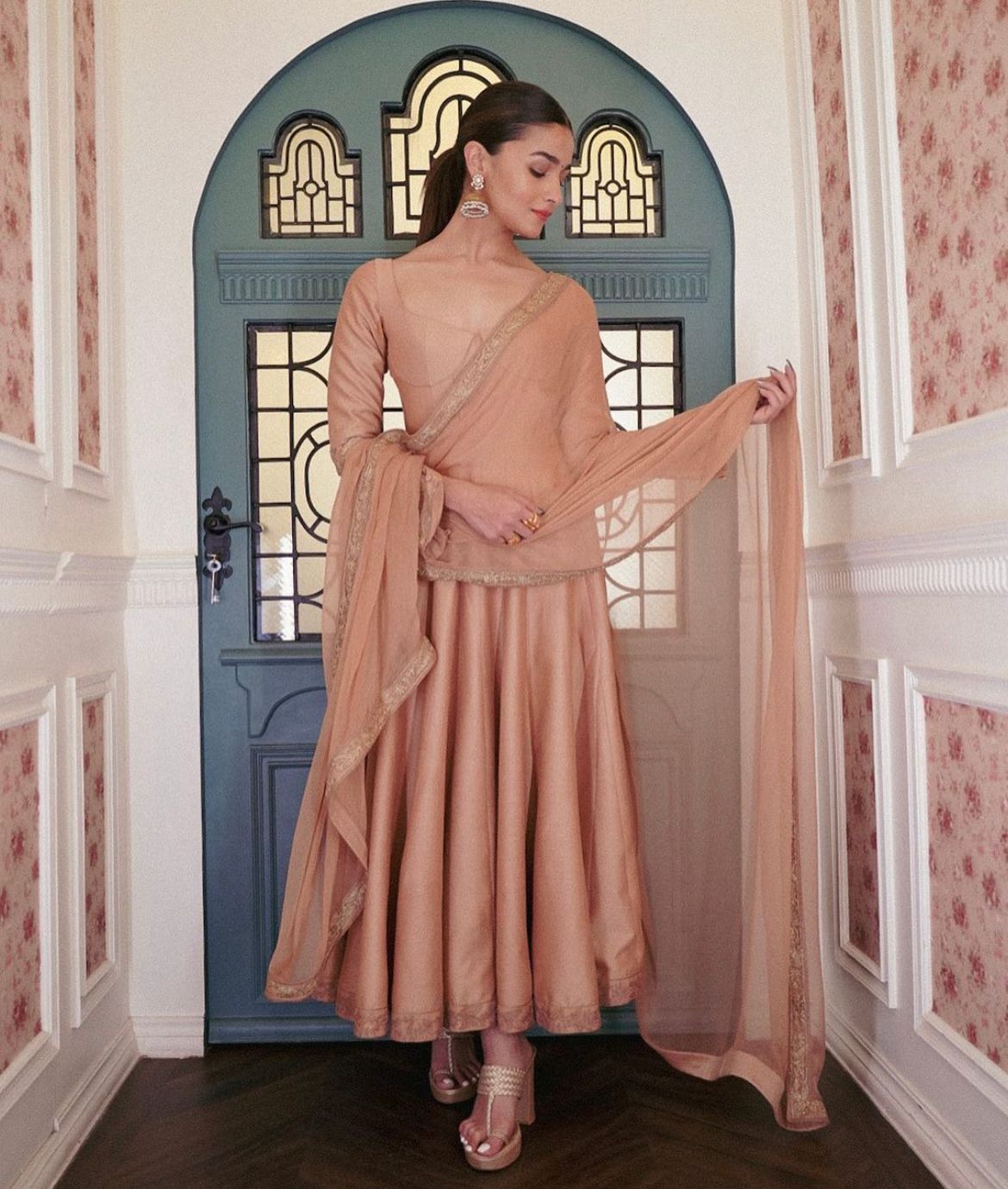 ethnic wear dresses worn by alia bhatt