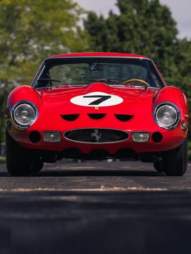 61 साल पुरानी कार... कीमत उड़ा देगी होश! इतने में आ जाएगी हजारों Fortuner