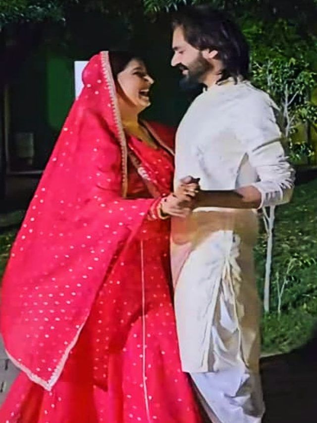 सपना चौधरी ने करवाचौथ पर पहना लाल जोड़ा, पति वीर साहू संग दिखा रोमांटिक अंदाज