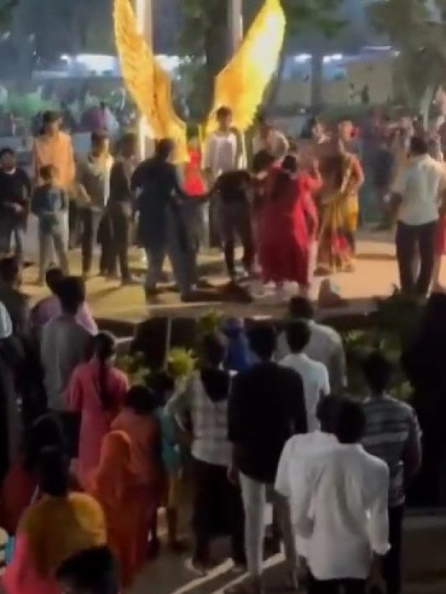 सेल्फी के चक्कर में महिलाओं में मार- कुटाई, चले थप्पड़ नोंचे बाल, VIDEO VIRAL