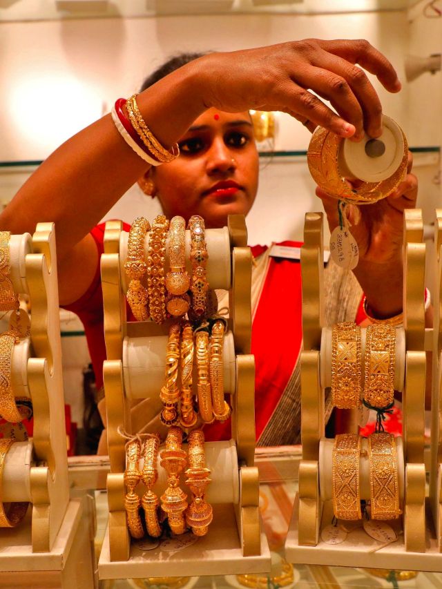 Beware! Keep these 10 things in mind while buying gold on Dhanteras: Money Today