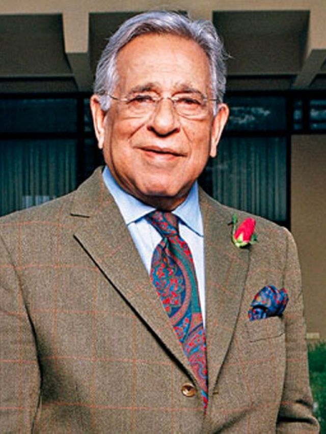 RIP PRS Oberoi - Anand Mahindra, Kiran Mazumdar-Shaw mourn his death, Vijay Shekhar Sharma shares post on Lallantop's YouTube video, Nikhil Kamath meets Anisha Padukone, Harsh Goenka's on Team India's form in World Cup 2023: India Inc on X