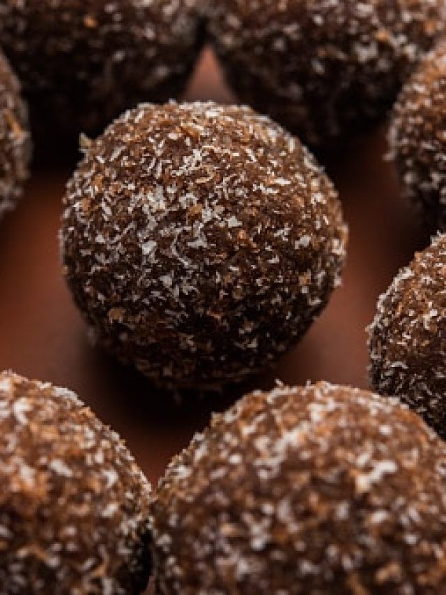 देव उठनी एकादशी प्रसाद में चढ़ाएं तिल-नारियल के लड्डू, जानें घर में बनाने का तरीका