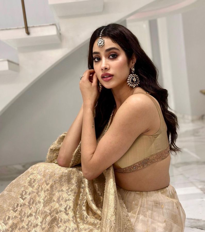 janhavi kapoor festive makeup look