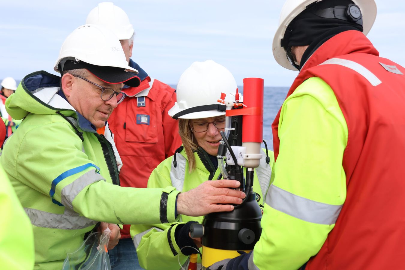 Voyage cochief scientists Benoit Legresy and Helen Phillips preparing the EMAPEX float for deploymen