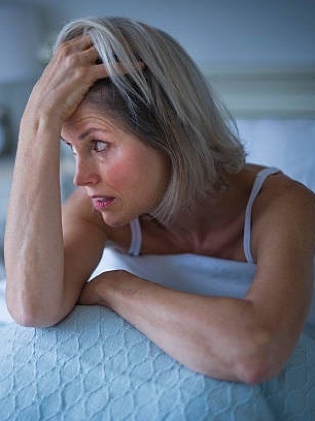 रात में नहीं आती है गहरी नींद? सोने से पहले खा लें बस ये फल